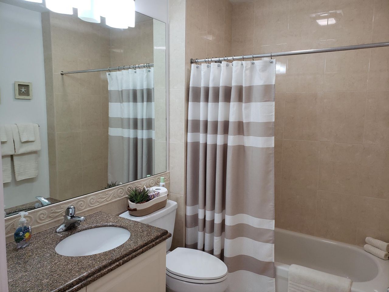 10 Harbour Isle Drive E, Unit 204, Fort Pierce, FL 34949 Photo