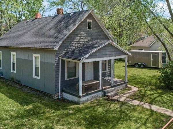 3225 Holmes Street, Kansas City, MO 64109