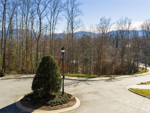 15 La Grange Drive, Asheville, NC 28805