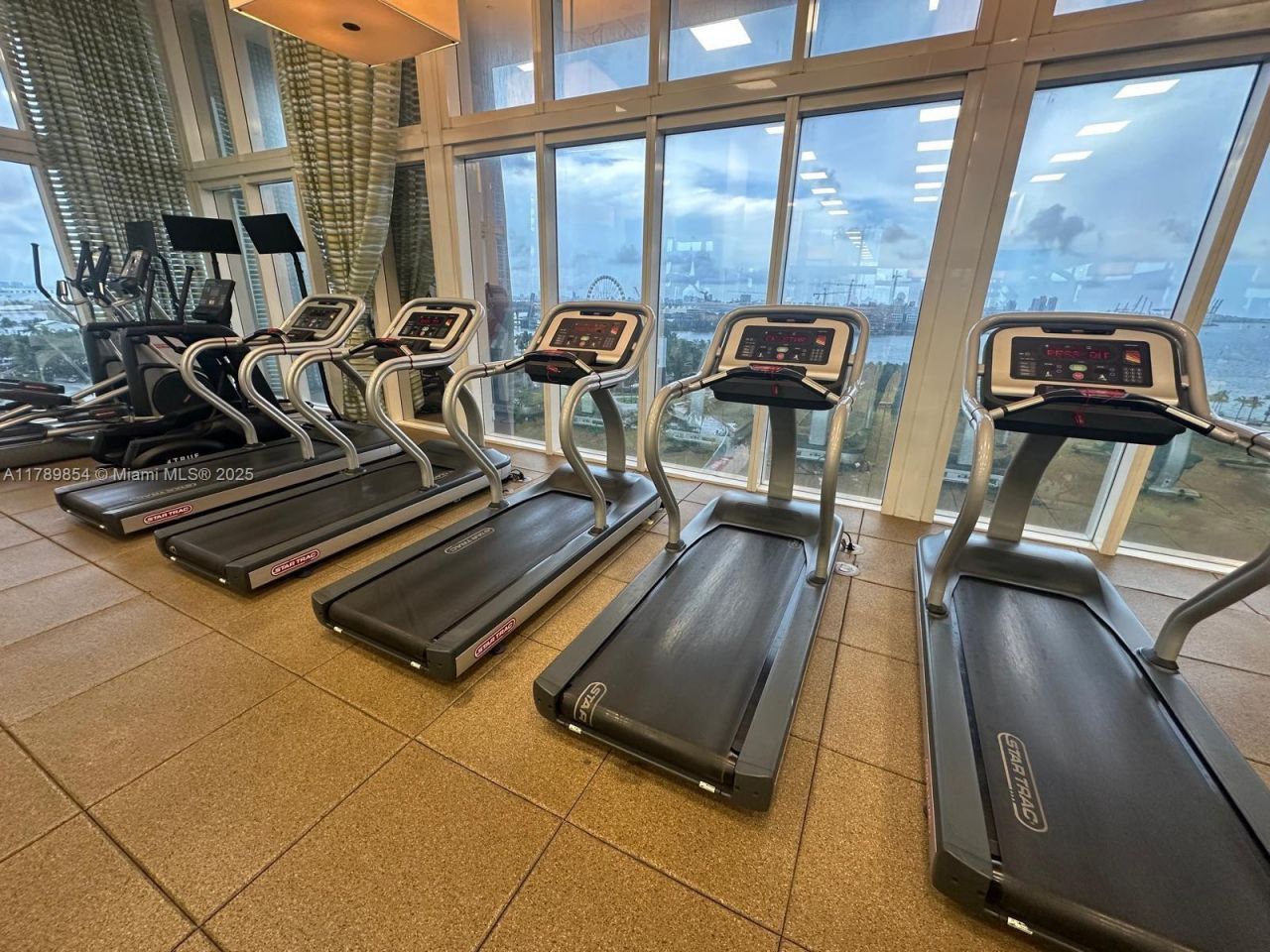 50 Biscayne Blvd, Unit 3308, Miami, FL 33132 Photo