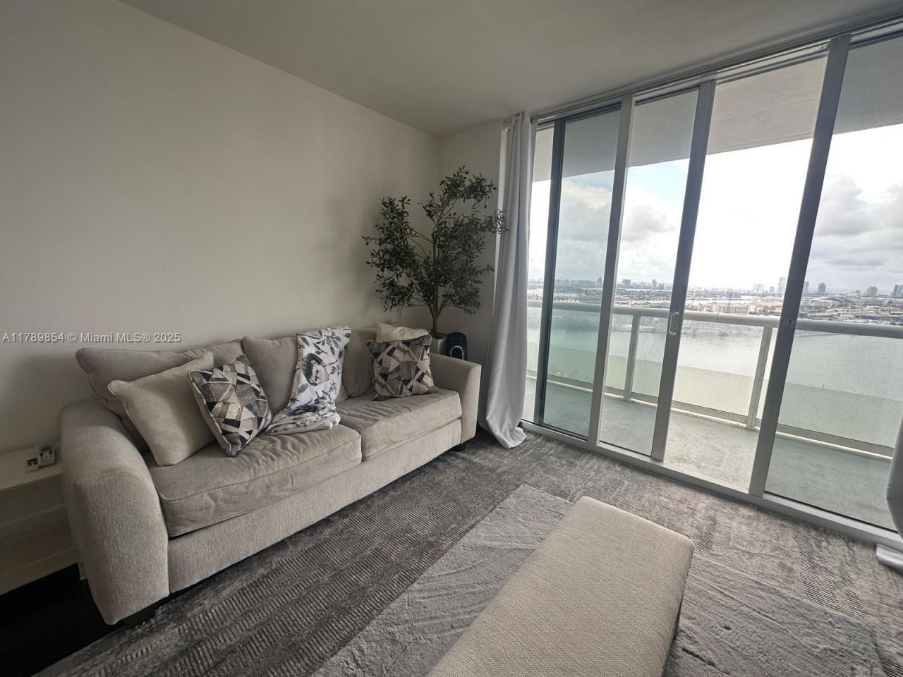 50 Biscayne Blvd, Unit 3308, Miami, FL 33132 Photo