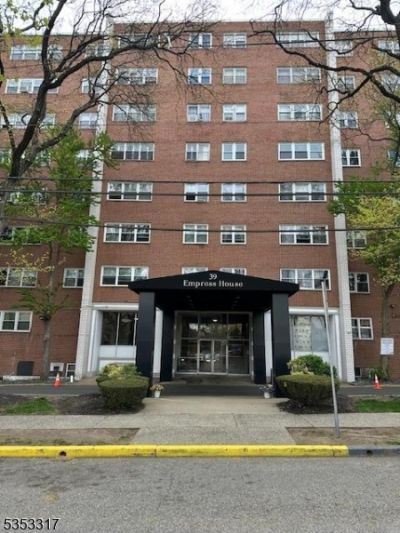 39 E 39th St, Paterson, NJ 07514 Main Photo