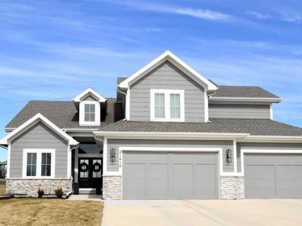 21410 W 189th Terrace, Spring Hill, KS 66083