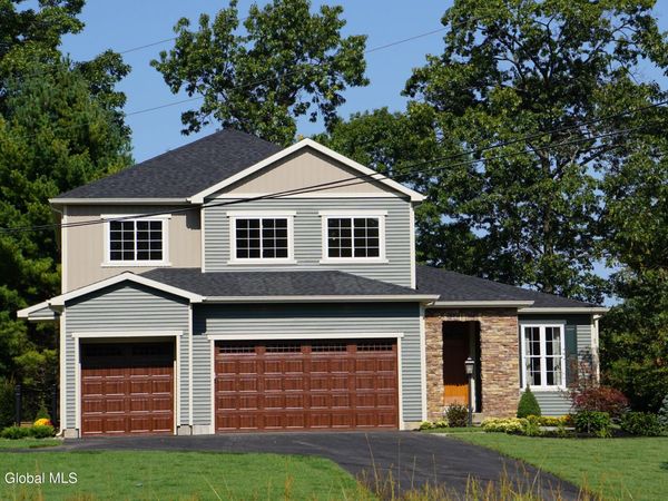 16 Windrow Way, Mechanicville, NY 12118