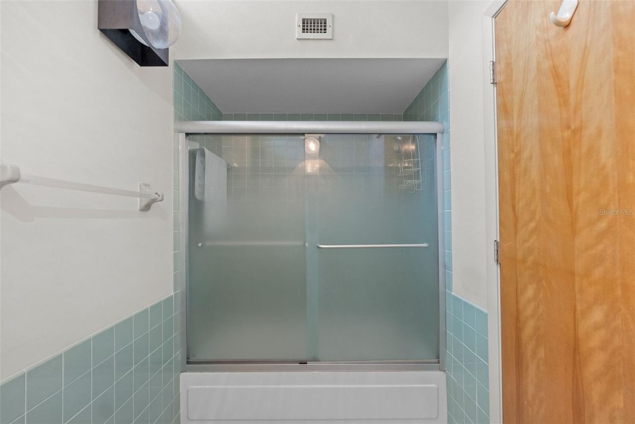 301 2nd Street N, Unit 13, Saint Petersburg, FL 33701 Photo