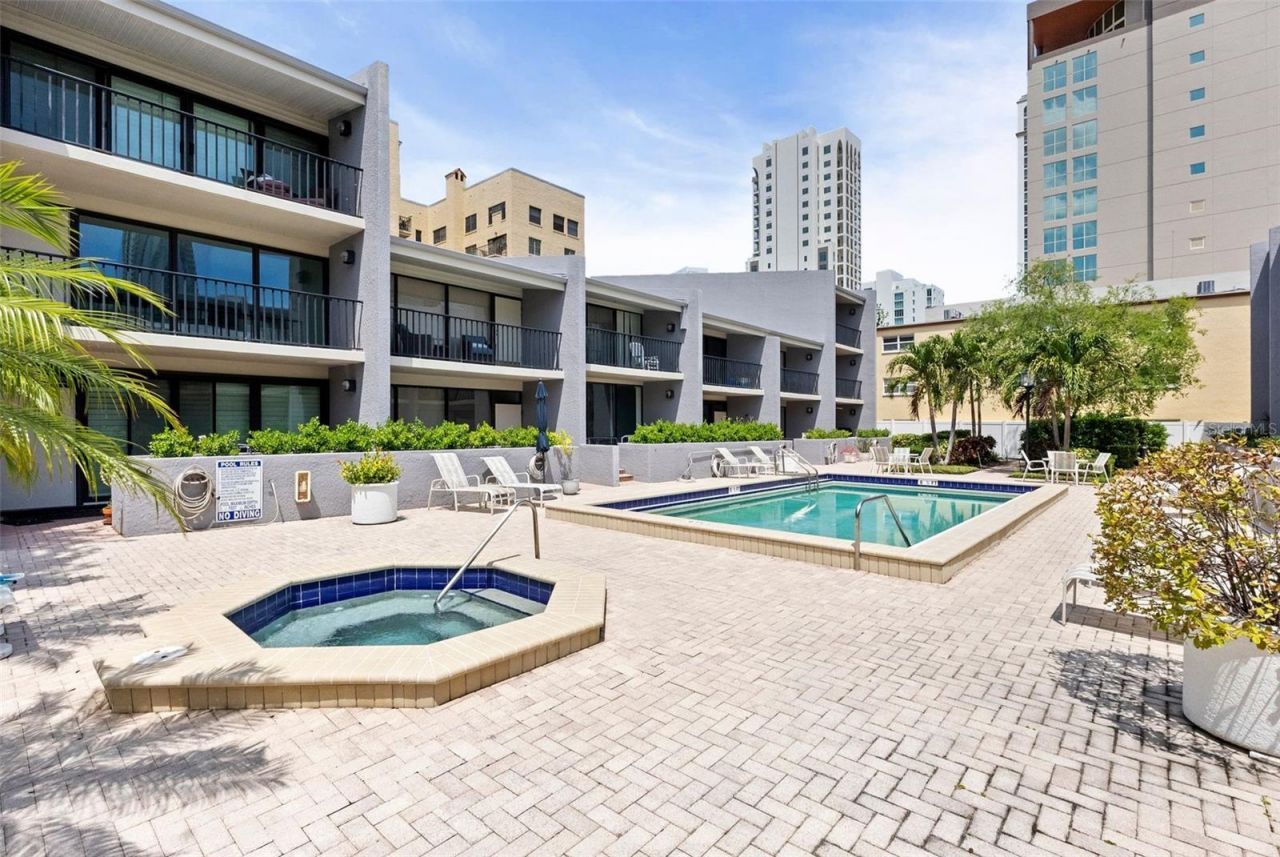 301 2nd Street N, Unit 13, Saint Petersburg, FL 33701 Photo