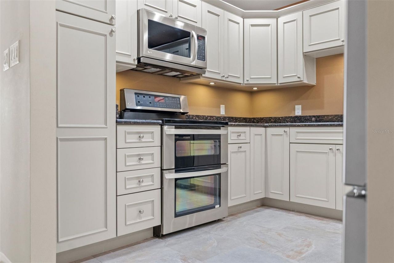 301 2nd Street N, Unit 13, Saint Petersburg, FL 33701 Photo