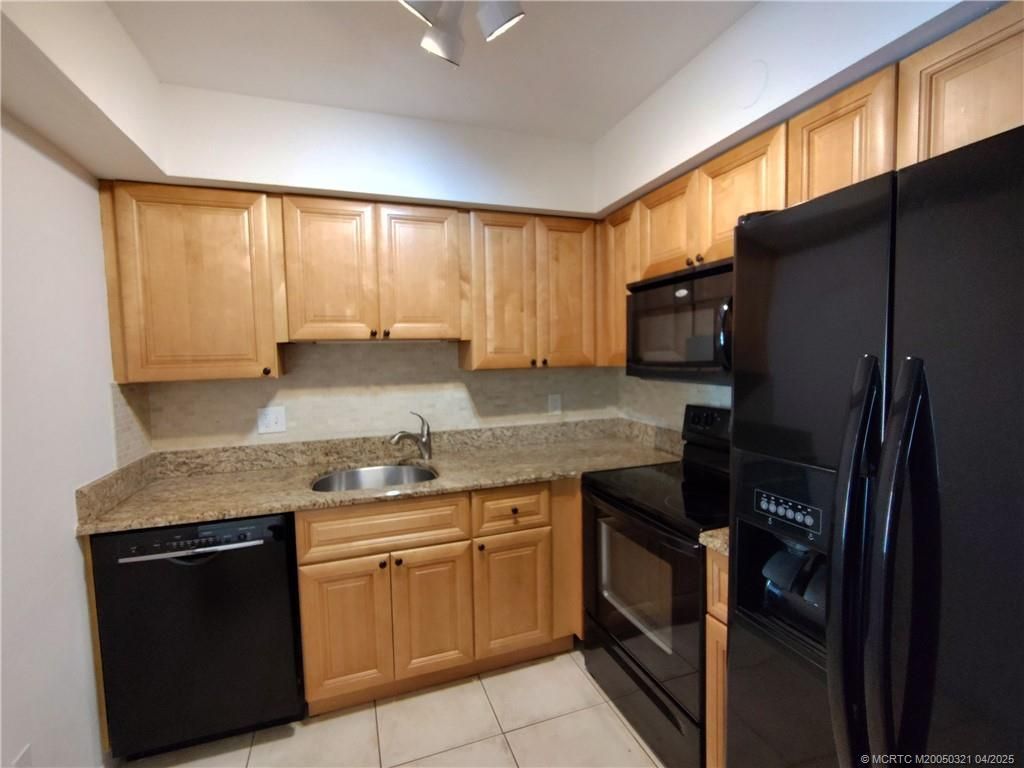 950 S Kanner Highway, Unit D27, Stuart, FL 34994 Photo