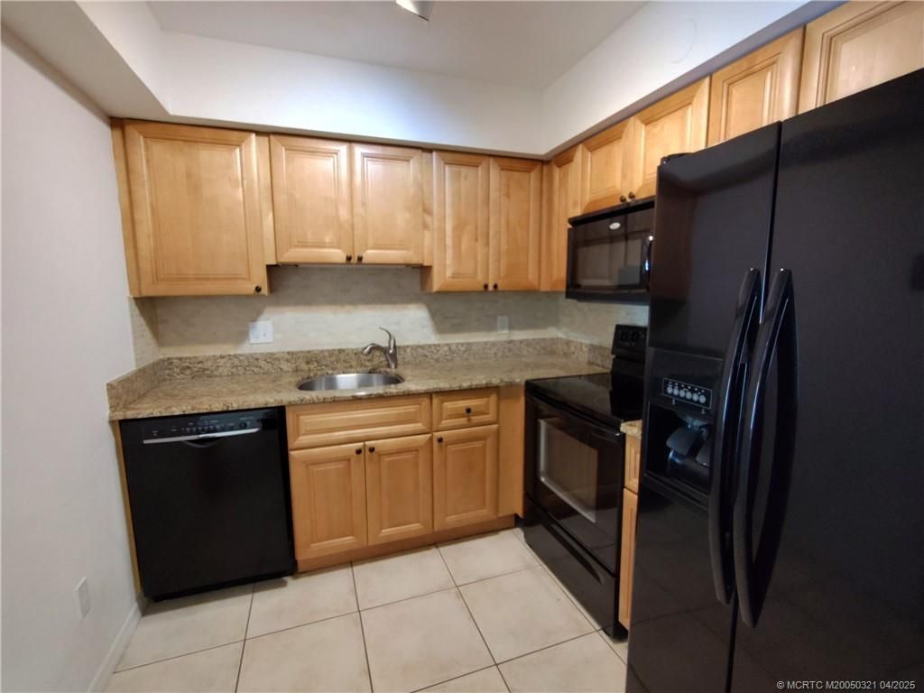 950 S Kanner Highway, Unit D27, Stuart, FL 34994 Photo