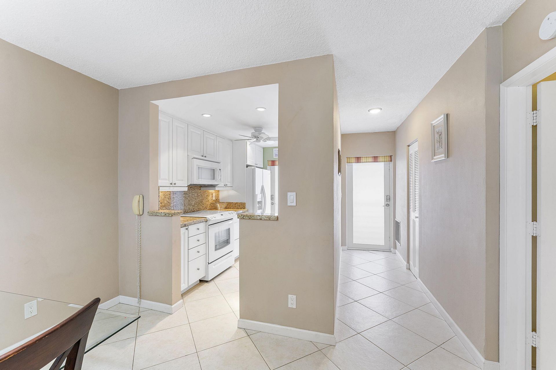 101 NE 19th Avenue, Unit 208, Deerfield Beach, FL 33441 Photo