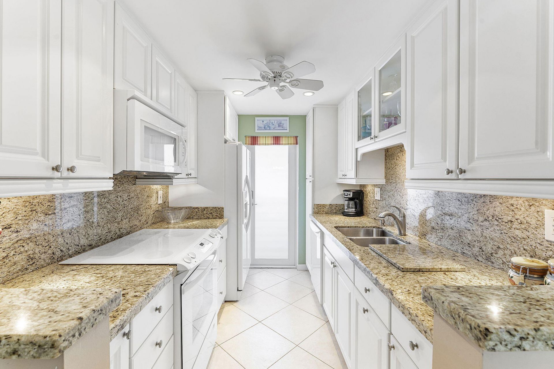 101 NE 19th Avenue, Unit 208, Deerfield Beach, FL 33441 Photo