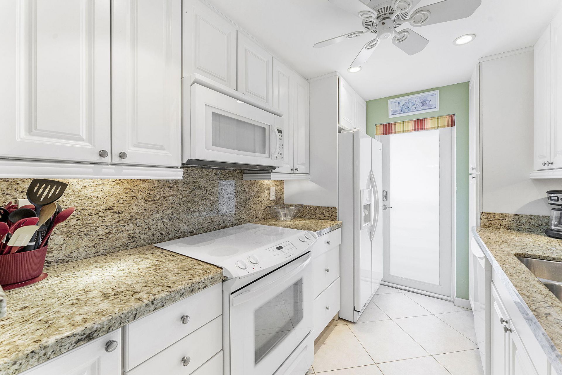 101 NE 19th Avenue, Unit 208, Deerfield Beach, FL 33441 Photo