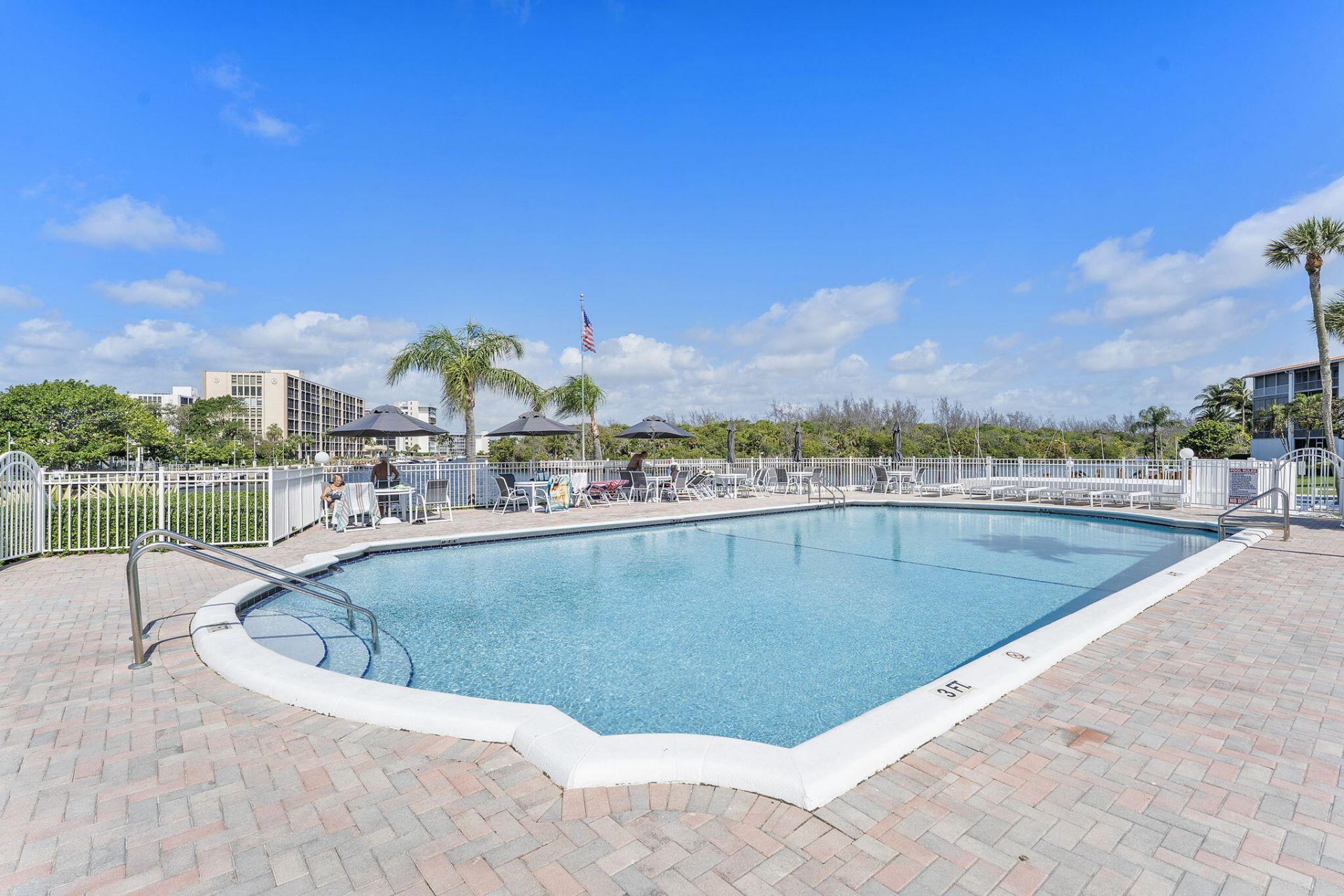 101 NE 19th Avenue, Unit 208, Deerfield Beach, FL 33441 Photo