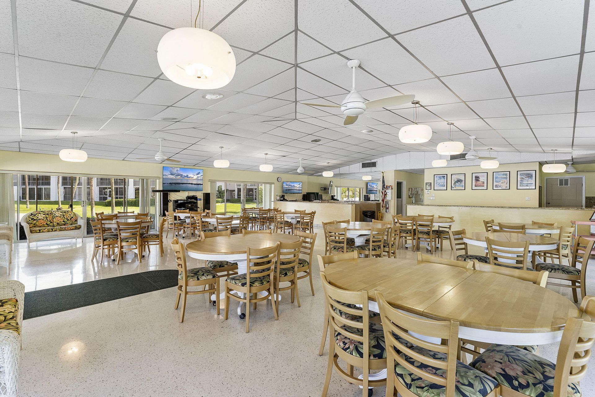 101 NE 19th Avenue, Unit 208, Deerfield Beach, FL 33441 Photo