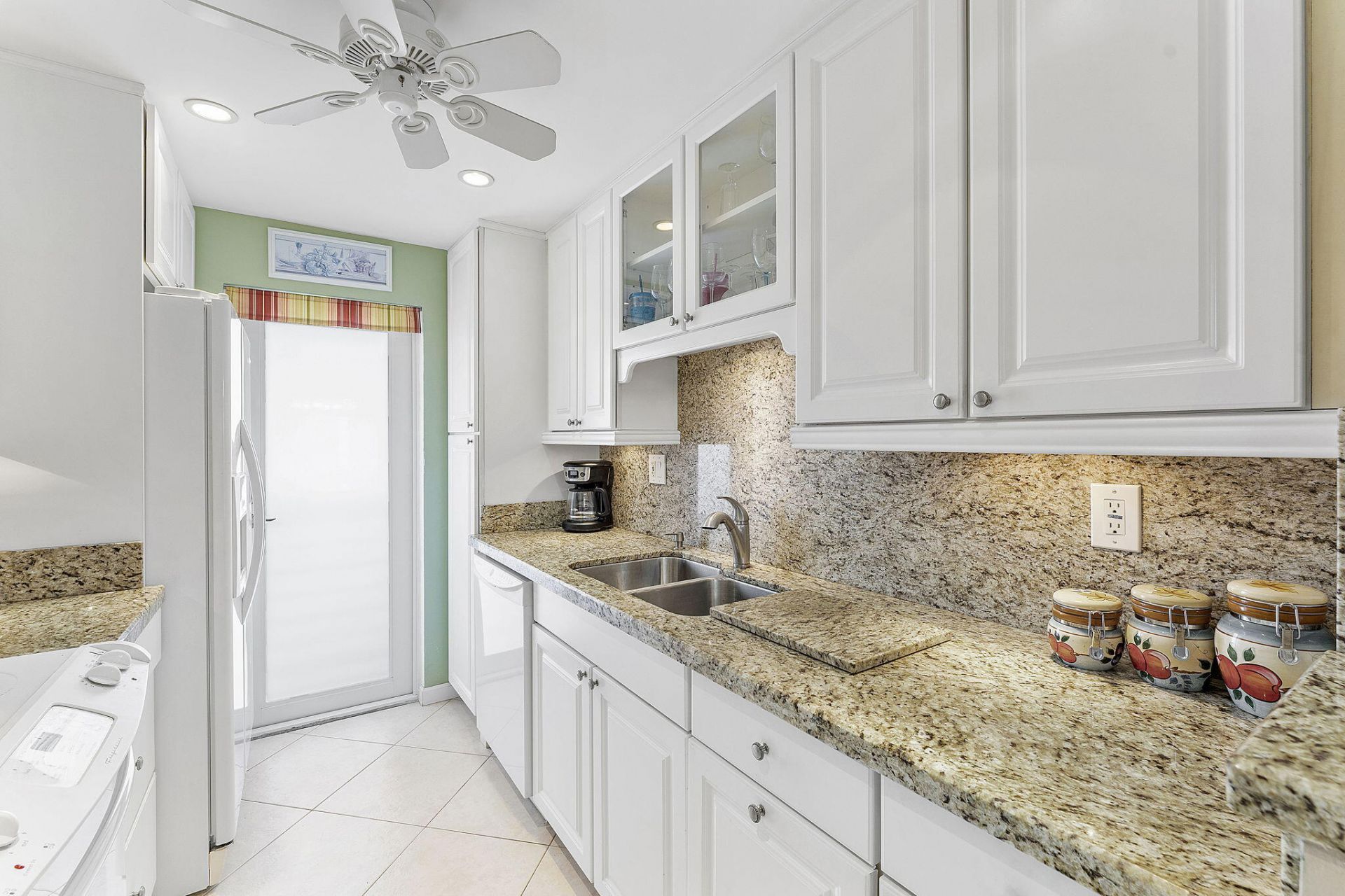 101 NE 19th Avenue, Unit 208, Deerfield Beach, FL 33441 Photo