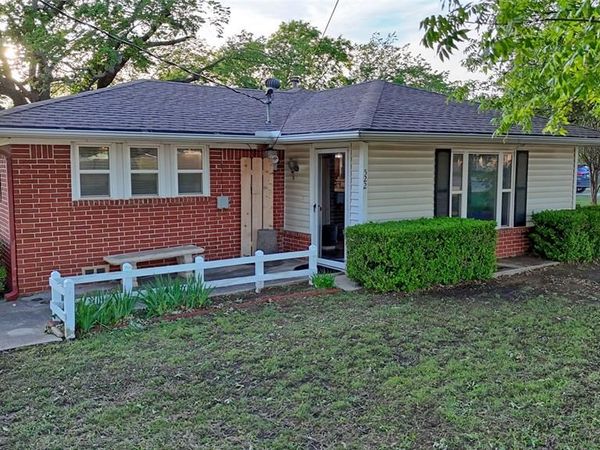 522 Montague Street, Nocona, TX 76255