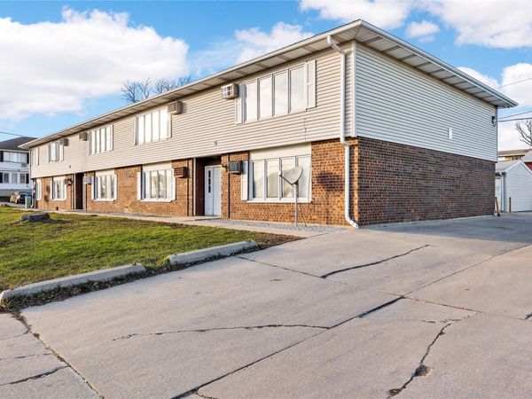 3212 Wilson Avenue SW, Cedar Rapids, IA 52404