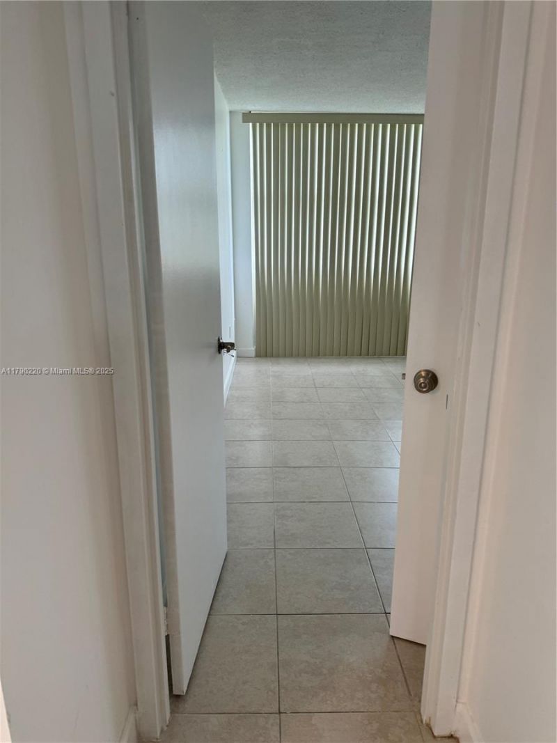 1420 Brickell Bay Dr, Unit 103A1, Miami, FL 33131 Photo