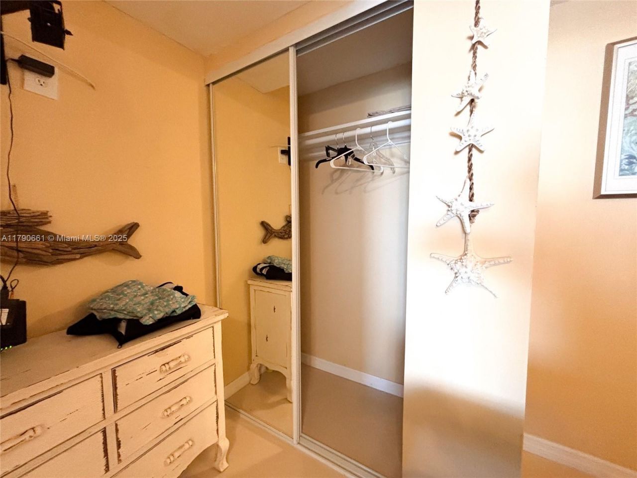 251 174th St, Unit 2219, Sunny Isles Beach, FL 33160 Photo