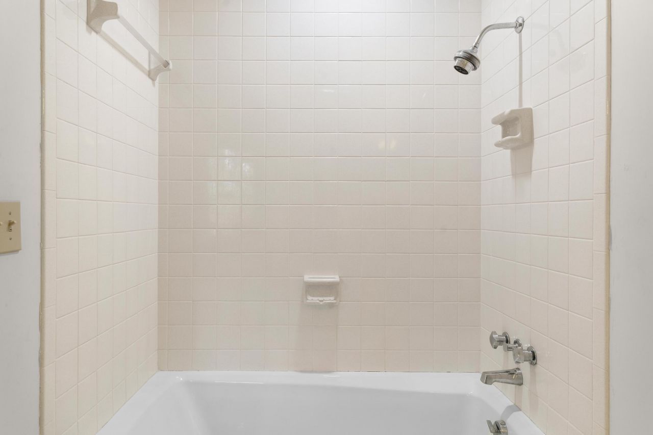 2133 Griffith Drive Photo 16