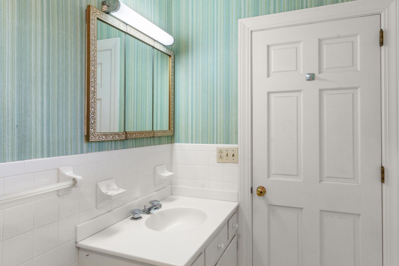 2133 Griffith Drive Photo 19