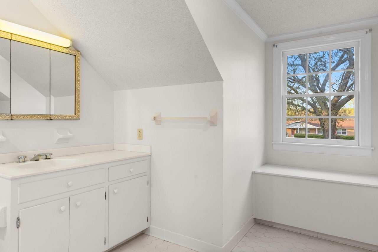 2133 Griffith Drive Photo 20