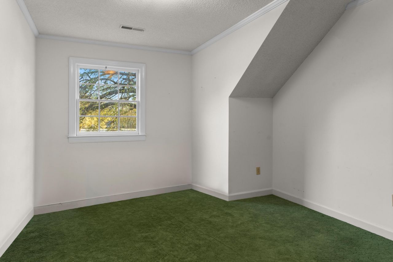 2133 Griffith Drive Photo 21