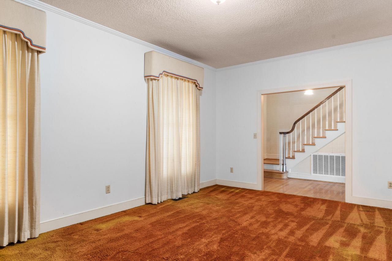 2133 Griffith Drive Photo 6