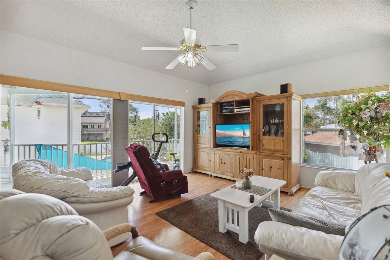 1842 Bayou Grande Boulevard Ne, Saint Petersburg, FL 33703 Photo