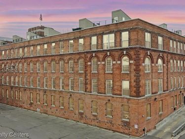 200 S RIVER PLACE Drive, Detroit, MI 48207