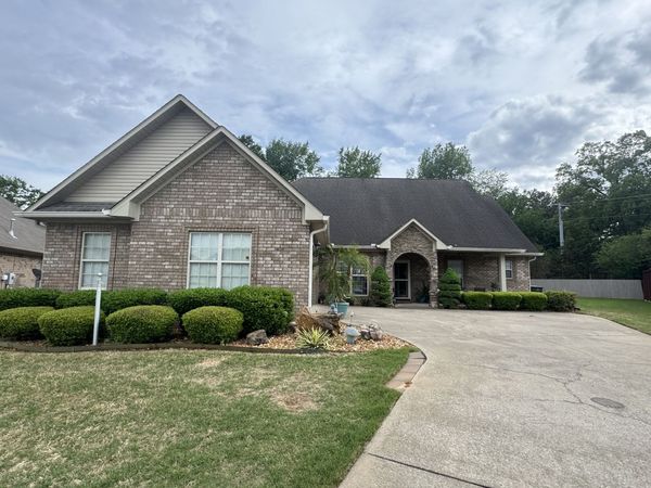 212 Sherborne Ct, Florence, AL 35633