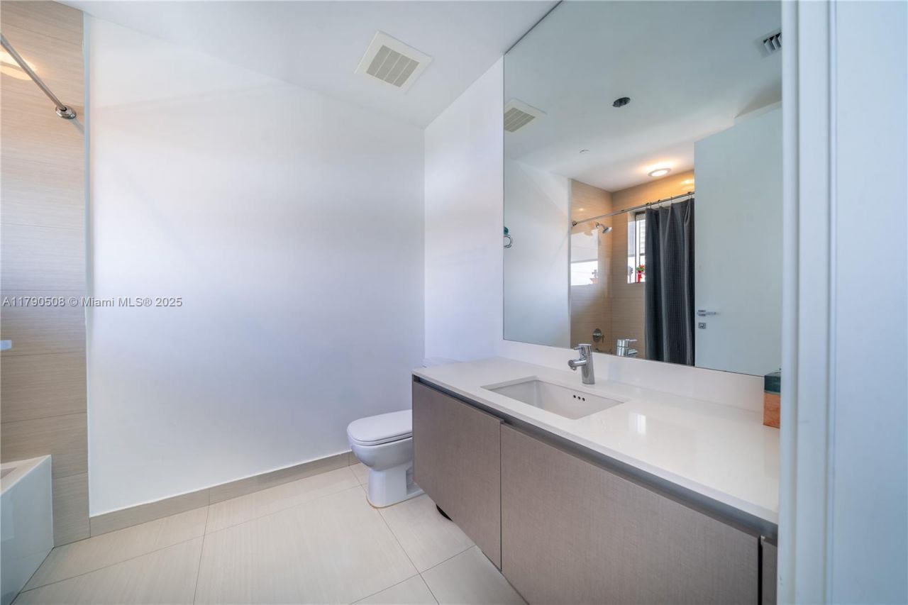 3250 NE 188th St, Unit 606, Aventura, FL 33180 Photo