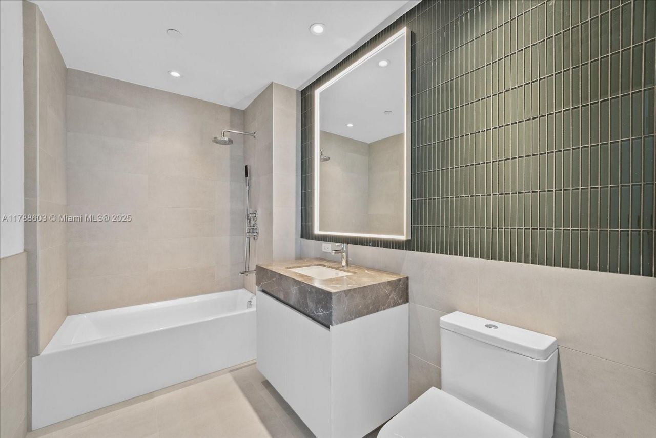 500 Alton Rd, Unit 1105, Miami Beach, FL 33139 Photo