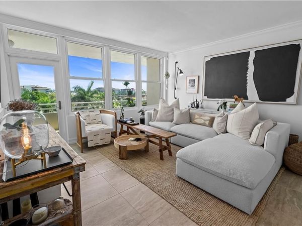 240 Seaview CT, Unit 513, MARCO ISLAND, FL 34145