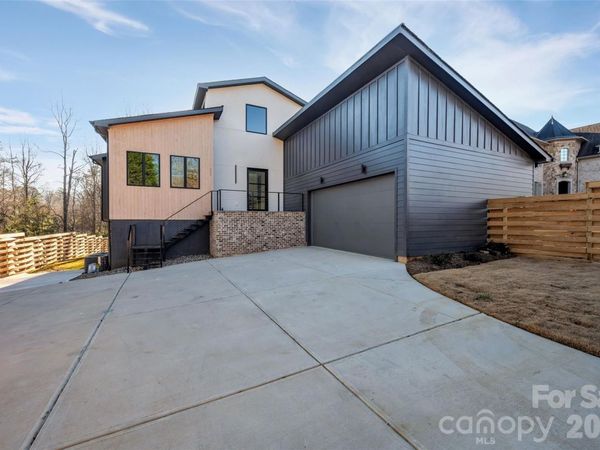 1423 S Wendover Road, Charlotte, NC 28211