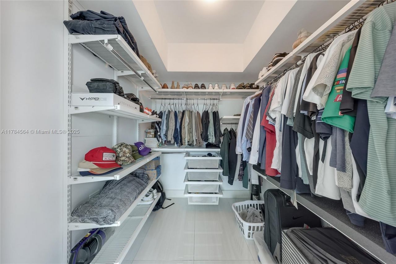 951 Brickell Ave, Unit 3201, Miami, FL 33131 Photo