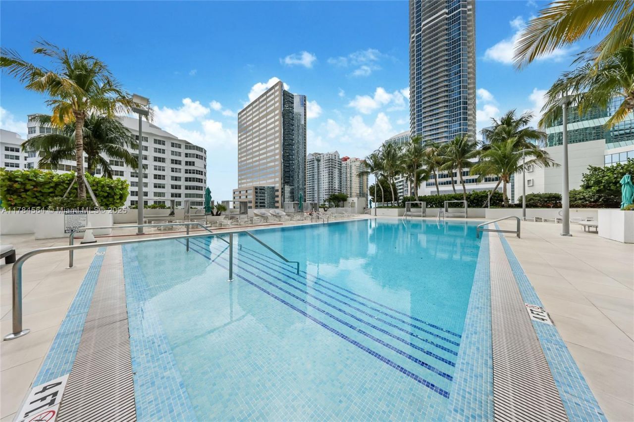 951 Brickell Ave, Unit 3201, Miami, FL 33131 Photo
