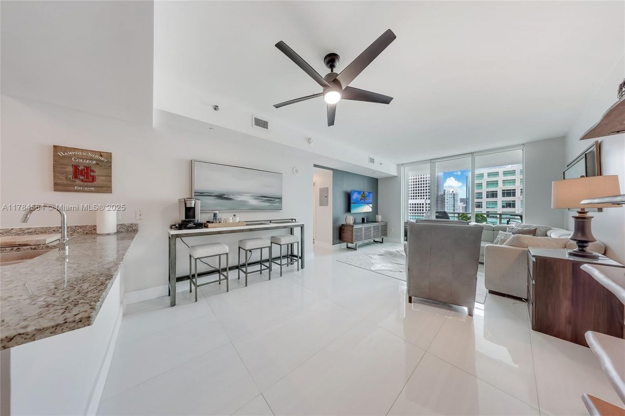 951 Brickell Ave, Unit 3201, Miami, FL 33131 Photo
