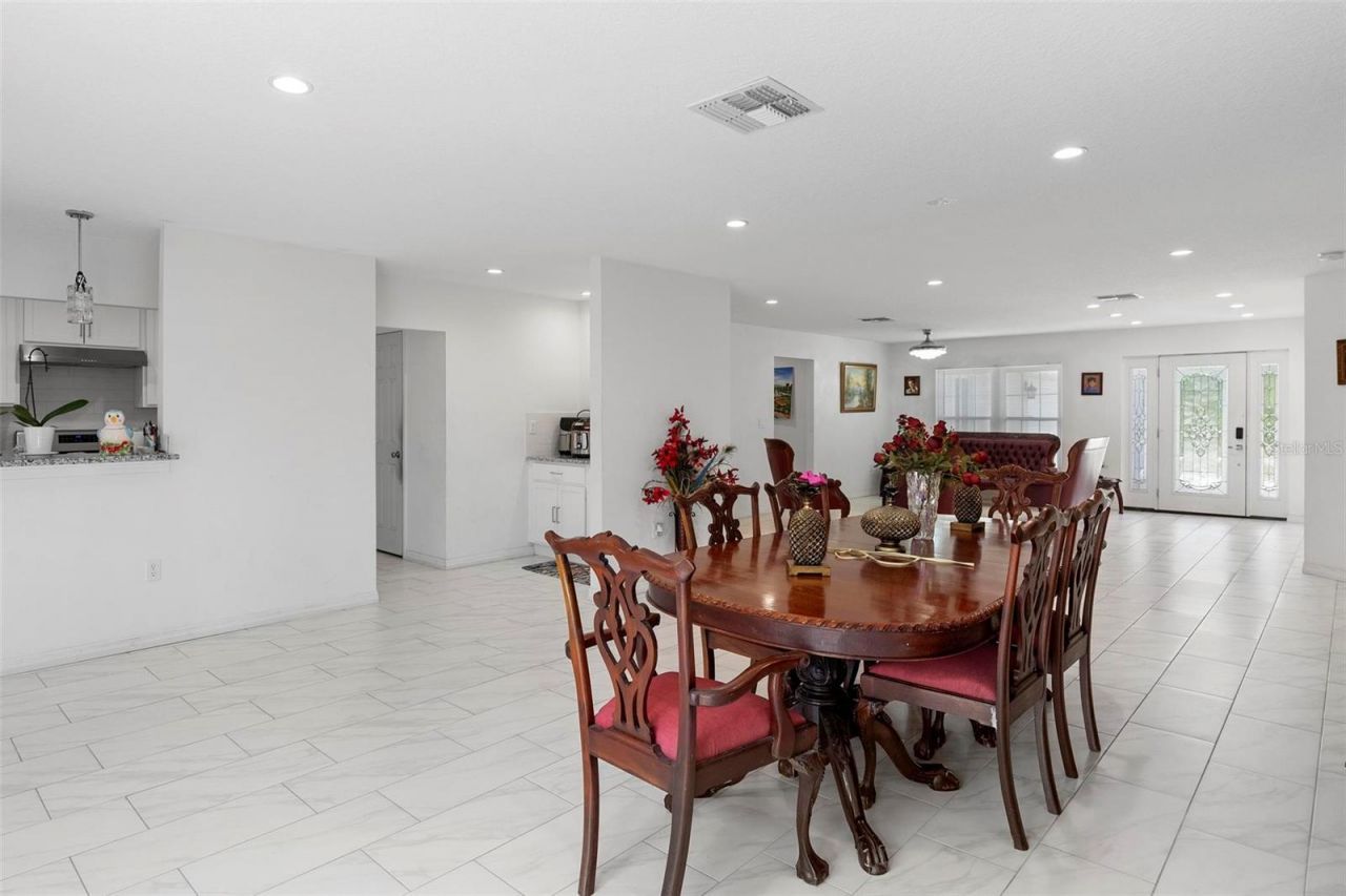 2048 Laredo Drive, Deltona, FL 32738 Photo