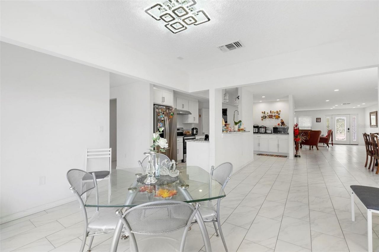 2048 Laredo Drive, Deltona, FL 32738 Photo