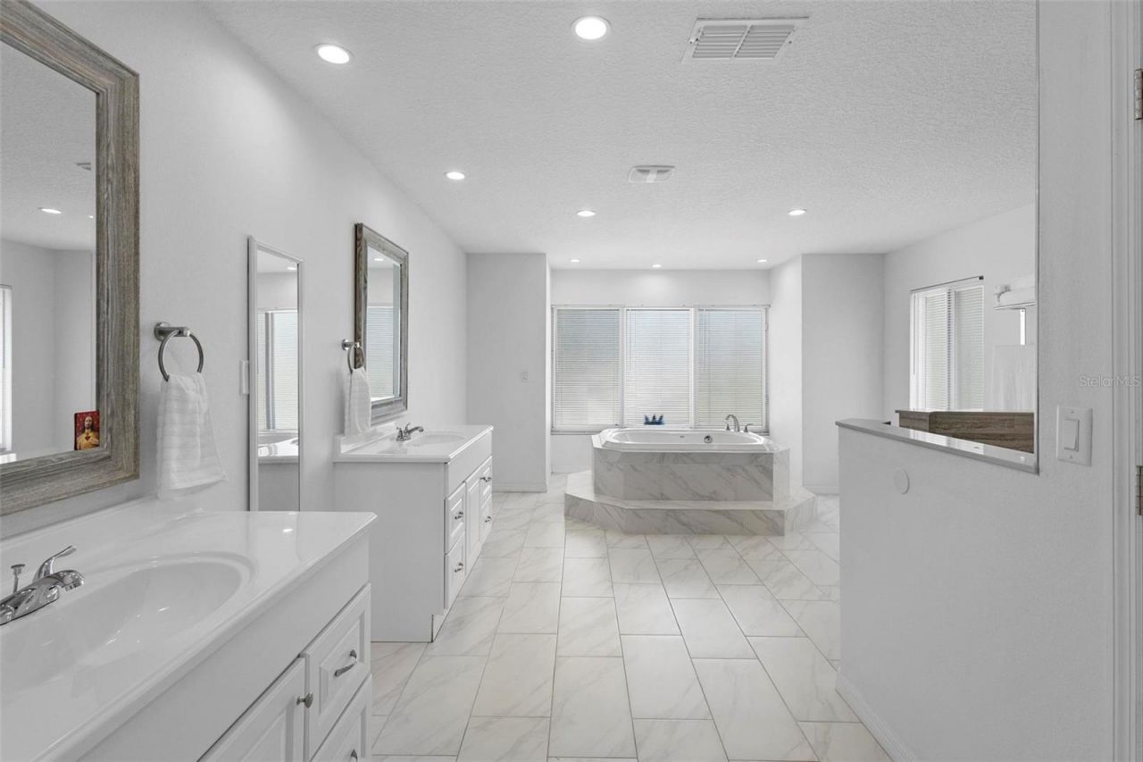 2048 Laredo Drive, Deltona, FL 32738 Photo