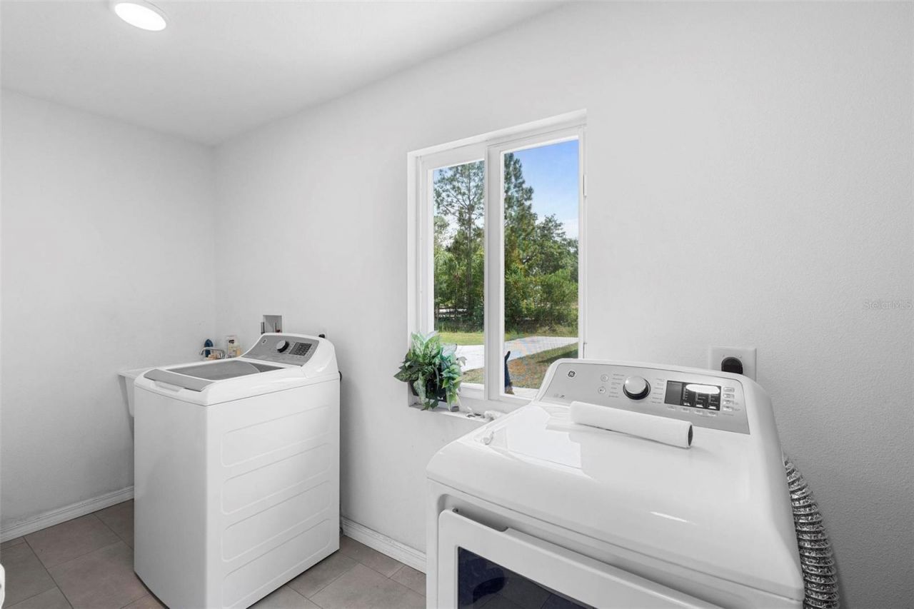 2048 Laredo Drive, Deltona, FL 32738 Photo