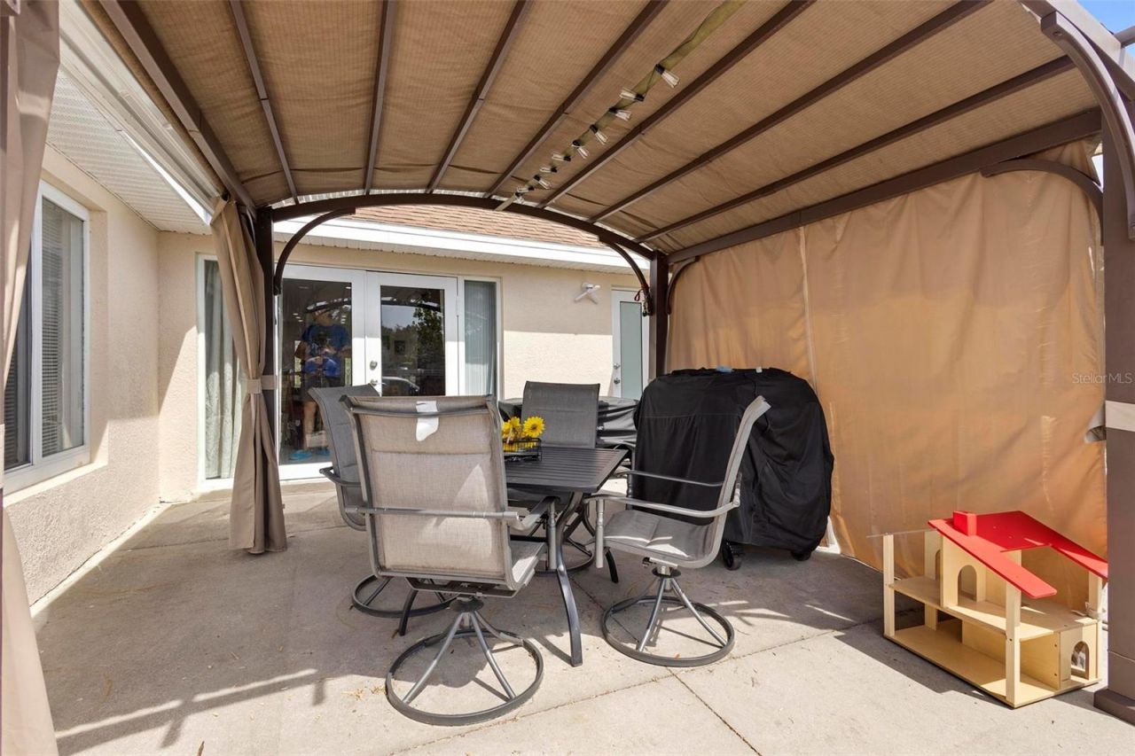 2048 Laredo Drive, Deltona, FL 32738 Photo