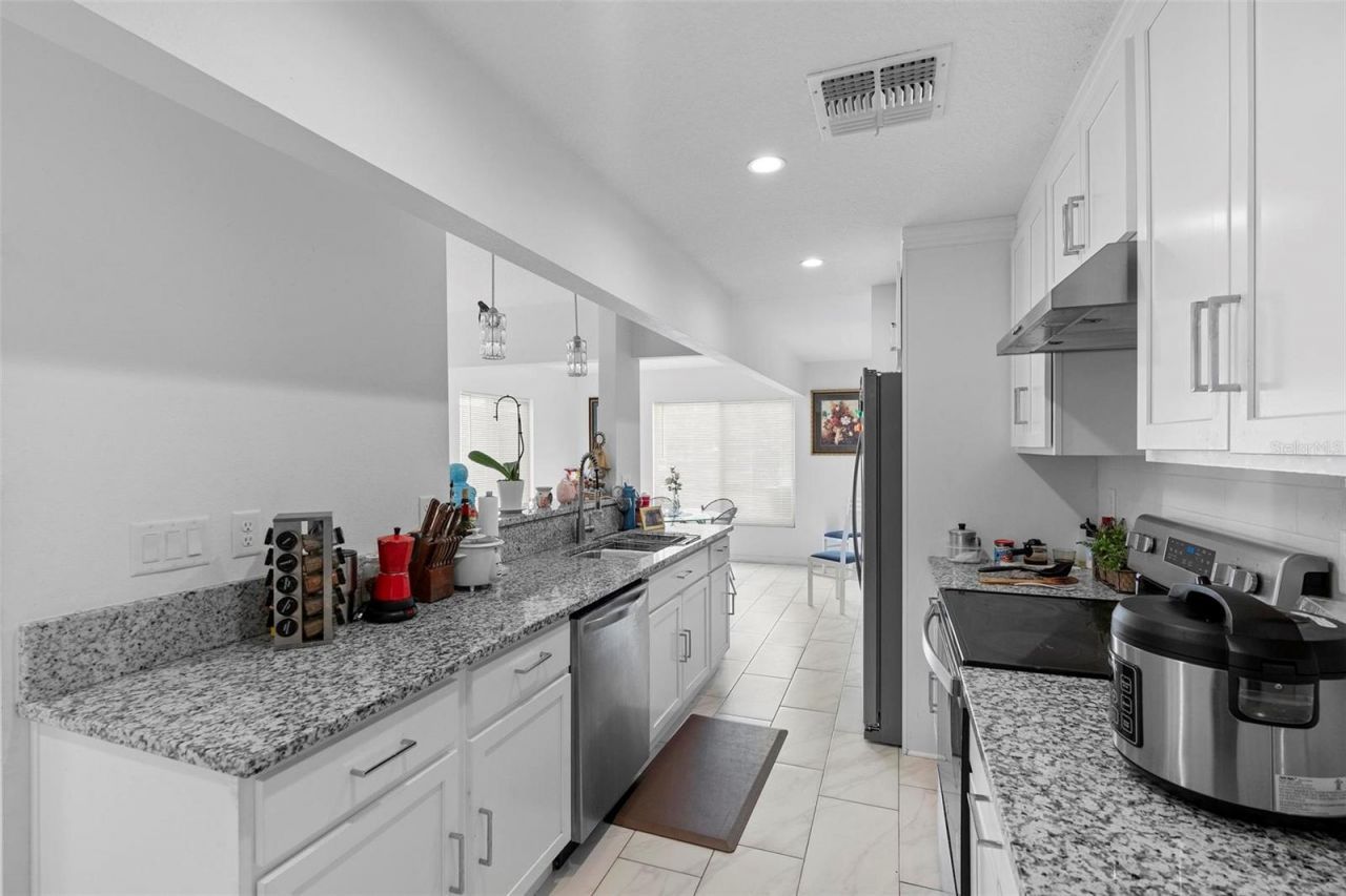 2048 Laredo Drive, Deltona, FL 32738 Photo