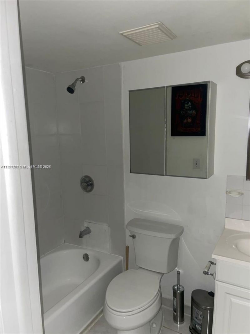 546 SW 1st St, Unit 611, Miami, FL 33130 Photo