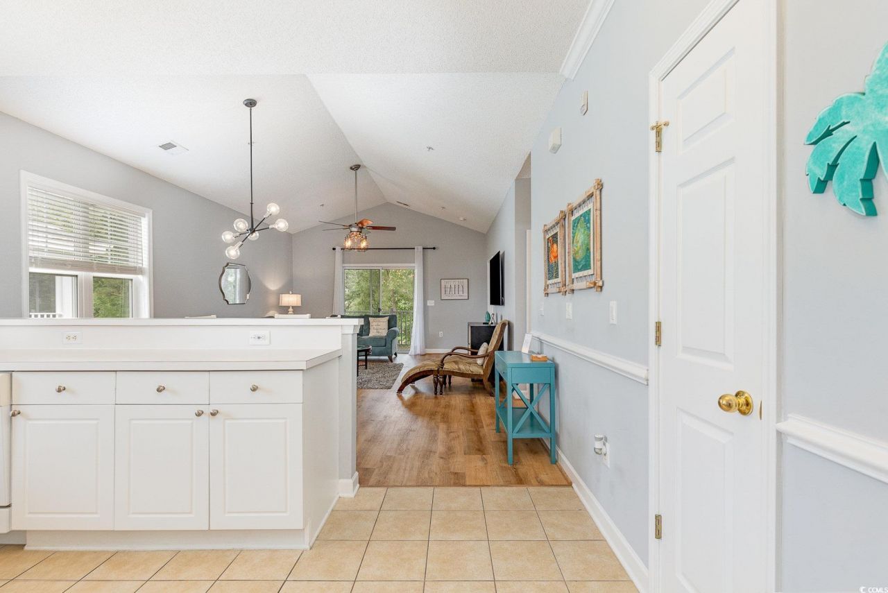 6253 Catalina Dr. Photo 5