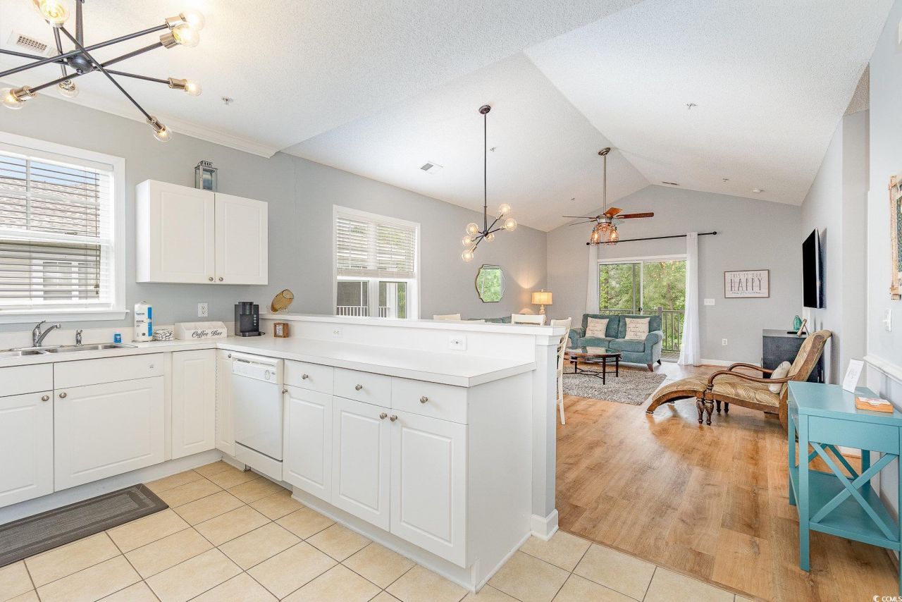 6253 Catalina Dr. Photo 6