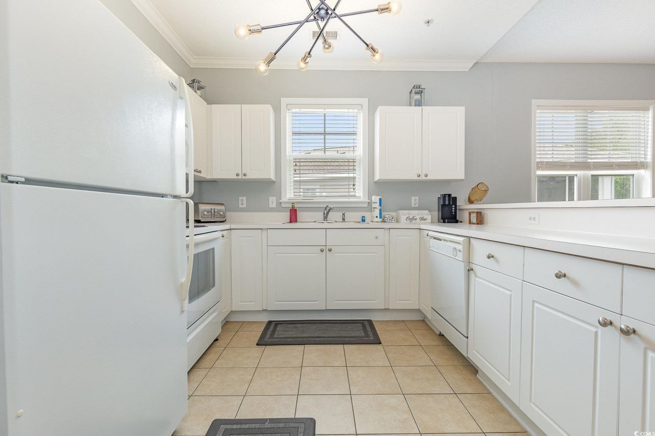 6253 Catalina Dr. Photo 7