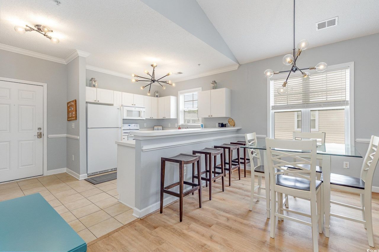 6253 Catalina Dr. Photo 9