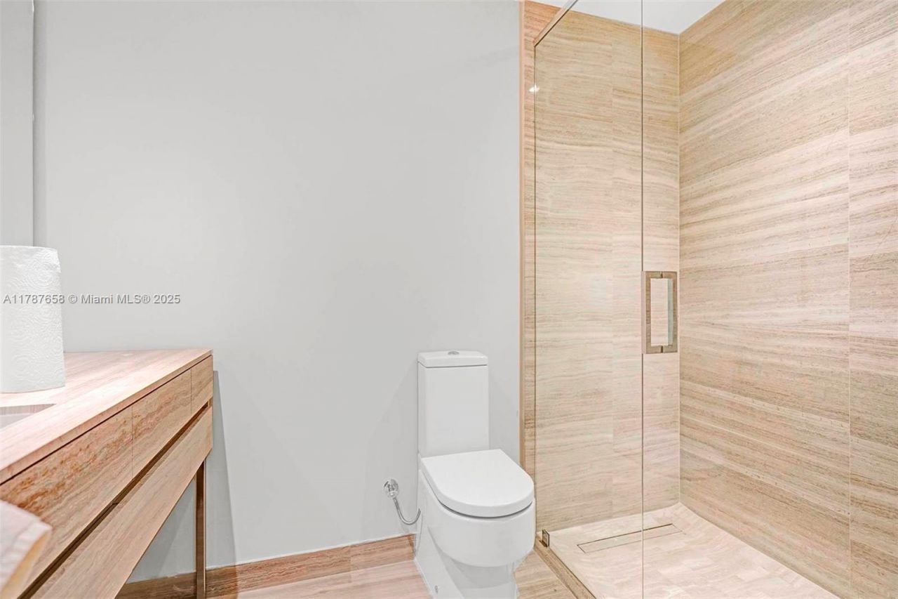 18975 Collins Ave, Unit Cabana # 8, Sunny Isles Beach, FL 33160 Photo